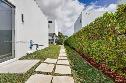 16709 N Botaniko Drive N Weston FL 33326