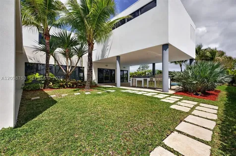 16709 N Botaniko Drive N Weston FL 33326