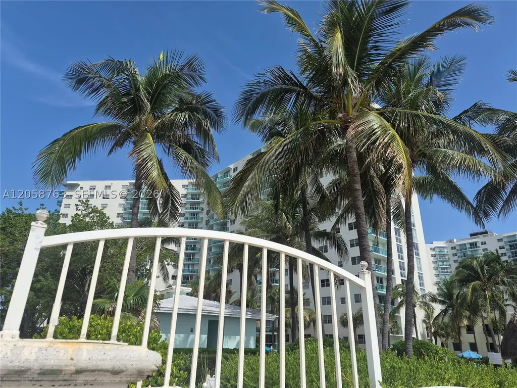3901 S Ocean Drive Hollywood FL 33019