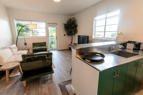 3917 N Meridian Avenue Miami Beach FL 33140