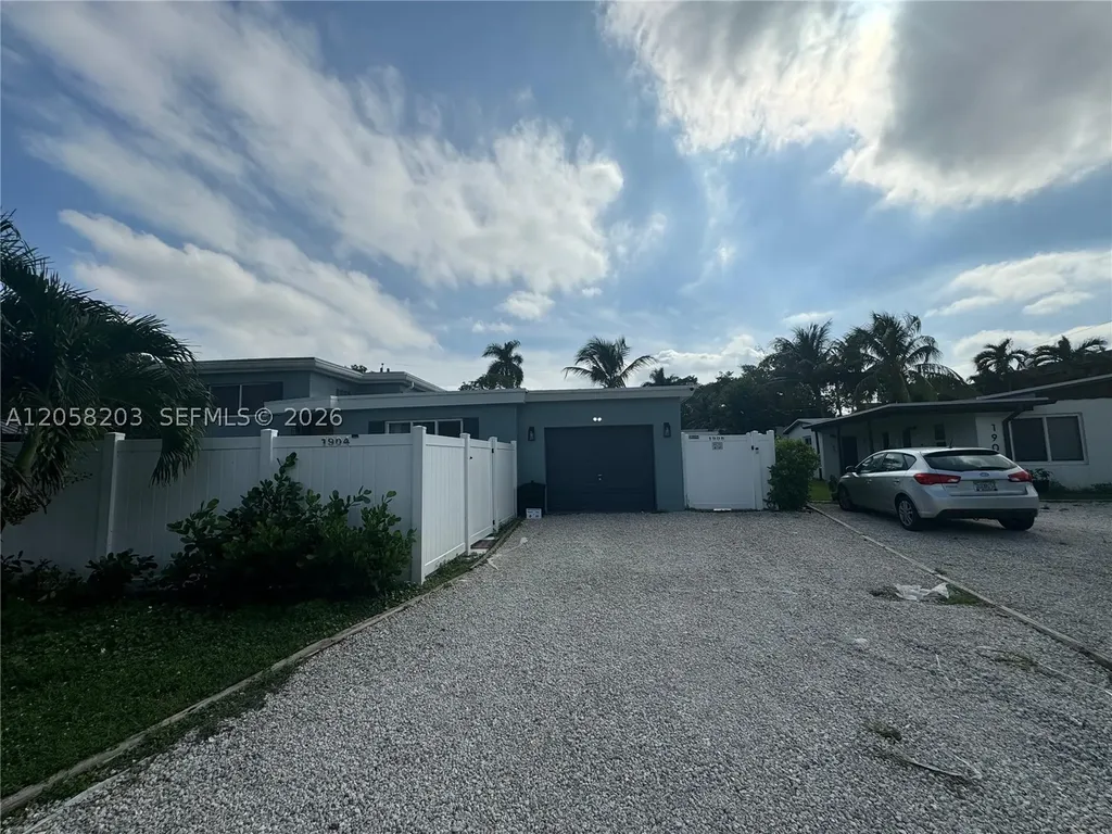 1904 SW 28th Street Fort Lauderdale FL 33315
