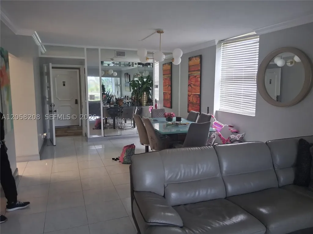4400HILLCREST Hillcrest Drive Hollywood FL 33021