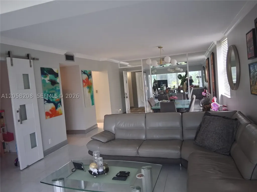 4400HILLCREST Hillcrest Drive Hollywood FL 33021
