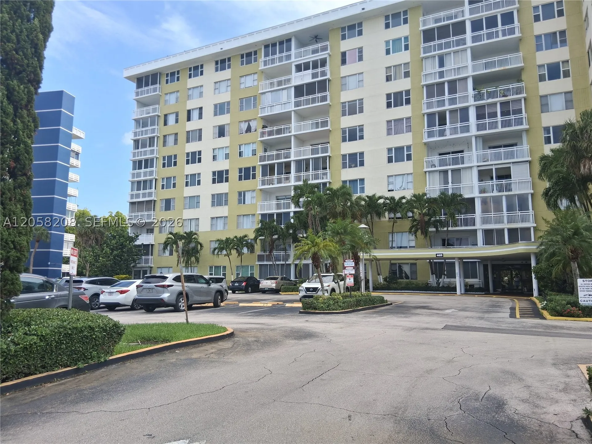 4400HILLCREST Hillcrest Drive Hollywood FL 33021