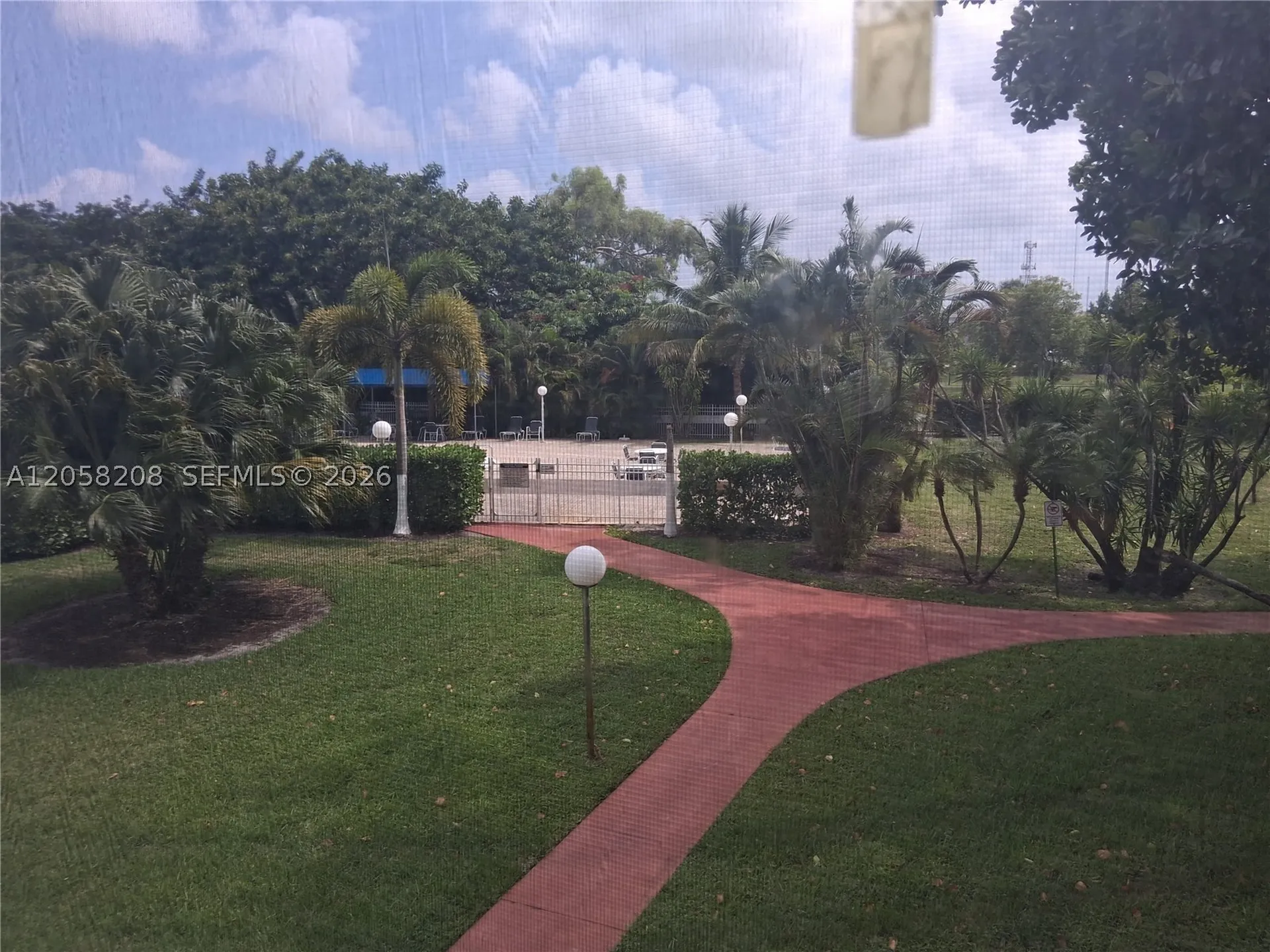 4400HILLCREST Hillcrest Drive Hollywood FL 33021
