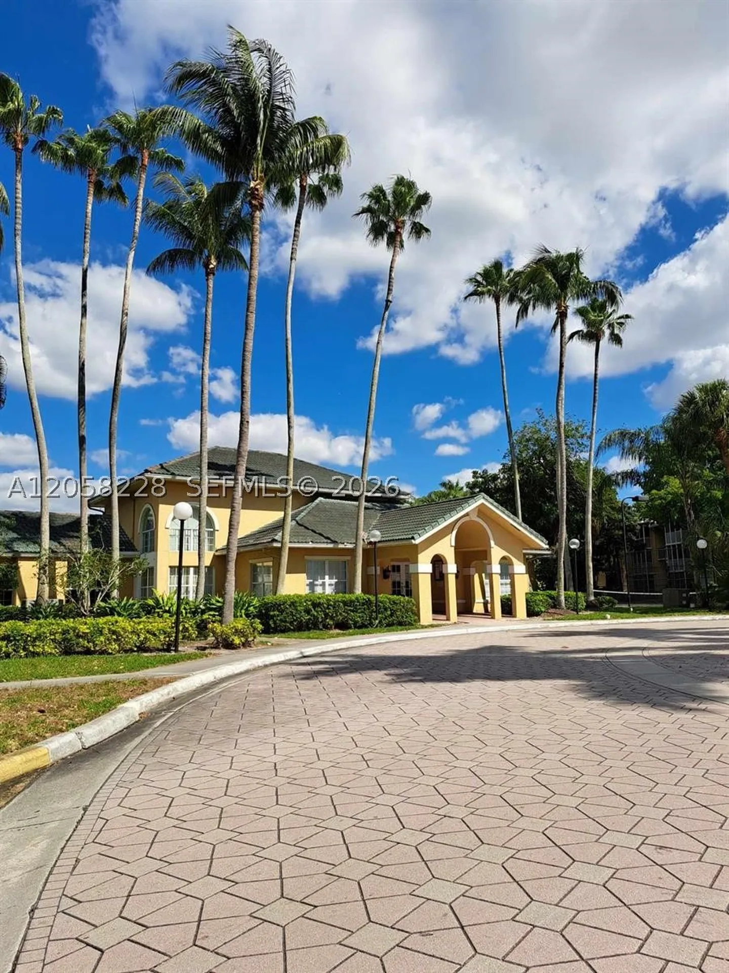 4015 W Mcnab Road Pompano Beach FL 33069