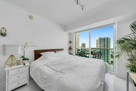 41 SE 5th Street Miami FL 33131