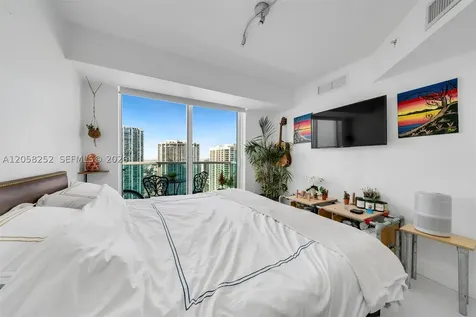 41 SE 5th Street Miami FL 33131