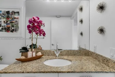 41 SE 5th Street Miami FL 33131