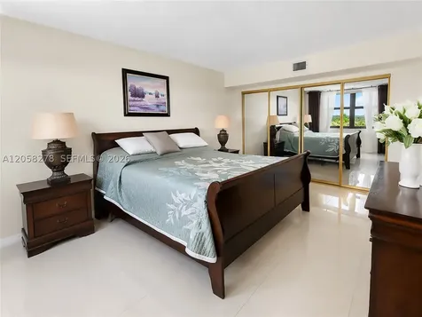 2401 S Ocean Drive Hollywood FL 33019