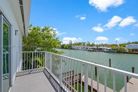 7950 Tatum Waterway Drive Miami Beach FL 33141