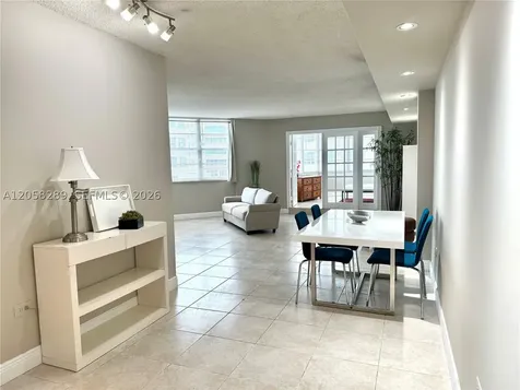 801 Brickell Bay Drive Miami FL 33131
