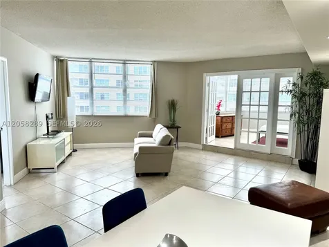 801 Brickell Bay Drive Miami FL 33131