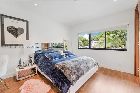 60 Shore Drive W Miami FL 33133