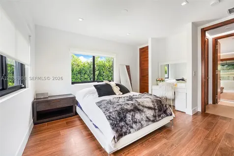 60 Shore Drive W Miami FL 33133