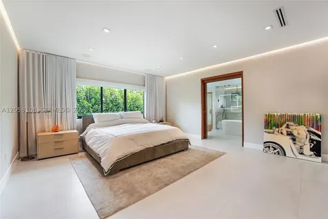 60 Shore Drive W Miami FL 33133