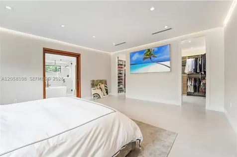 60 Shore Drive W Miami FL 33133