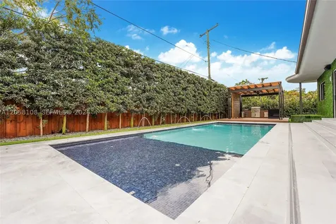60 Shore Drive W Miami FL 33133