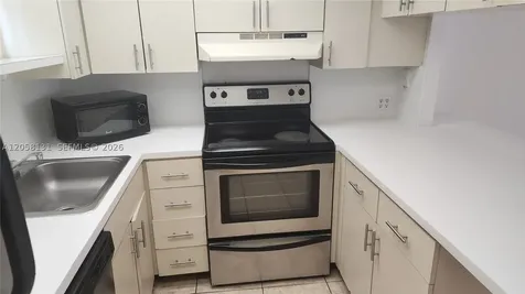 8290 Lake Drive Doral FL 33166