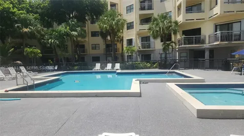 8290 Lake Drive Doral FL 33166