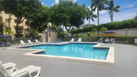 8290 Lake Drive Doral FL 33166