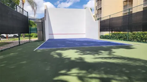 8290 Lake Drive Doral FL 33166
