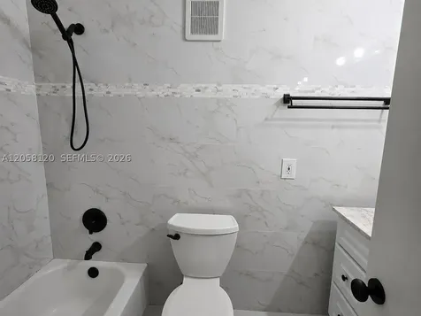932 W 80th Place Hialeah FL 33014