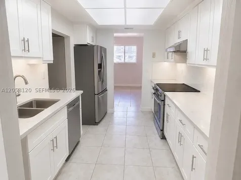 932 W 80th Place Hialeah FL 33014