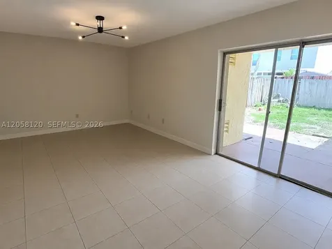 932 W 80th Place Hialeah FL 33014