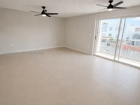 932 W 80th Place Hialeah FL 33014