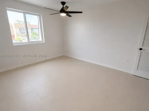 932 W 80th Place Hialeah FL 33014