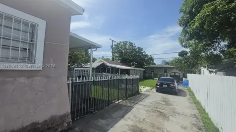1888 NW 18th Street Miami FL 33125