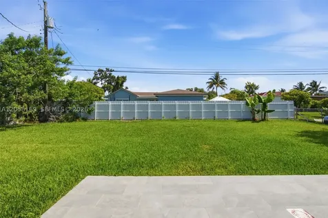 6785 SW 17th Street Miami FL 33155