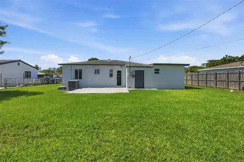 6785 SW 17th Street Miami FL 33155