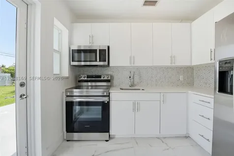 6785 SW 17th Street Miami FL 33155