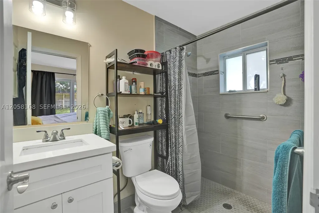 2820 NW 4th Street Pompano Beach FL 33069