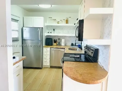 3301 N Country Club Drive Aventura FL 33180