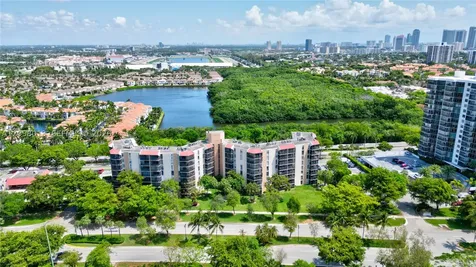 3301 N Country Club Drive Aventura FL 33180