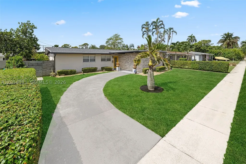 3230 SW 23rd Street Fort Lauderdale FL 33312