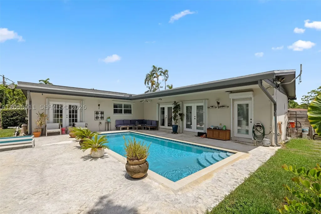 3230 SW 23rd Street Fort Lauderdale FL 33312