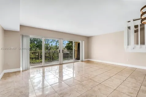 9937 NW 9th St Circle Miami FL 33172