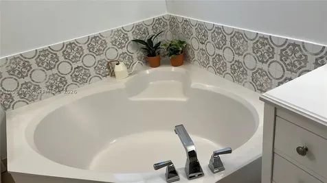 10705 NW 75th Terrace Doral FL 33178