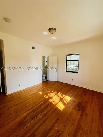 2830 Pine Tree Drive Miami Beach FL 33139