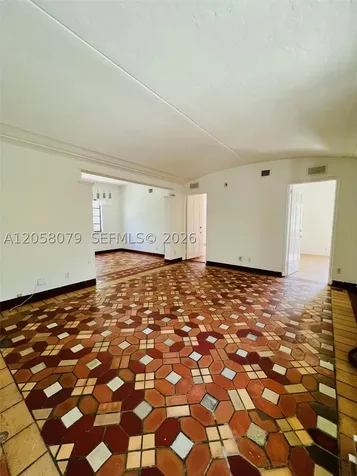 2830 Pine Tree Drive Miami Beach FL 33139
