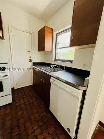 2830 Pine Tree Drive Miami Beach FL 33139