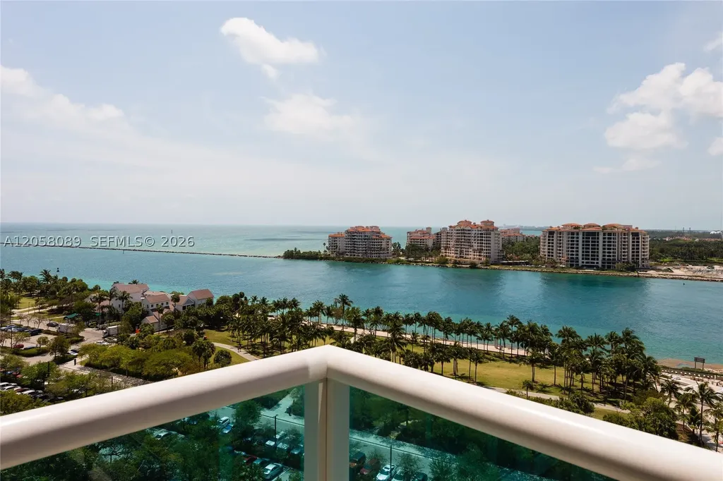 300 S Pointe Drive Miami Beach FL 33139