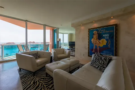 300 S Pointe Drive Miami Beach FL 33139