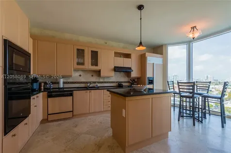 300 S Pointe Drive Miami Beach FL 33139