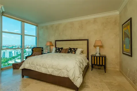 300 S Pointe Drive Miami Beach FL 33139