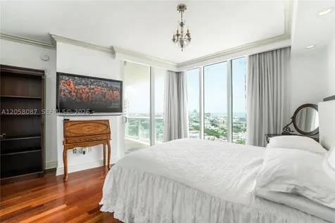 1000 S Pointe Drive Miami Beach FL 33139